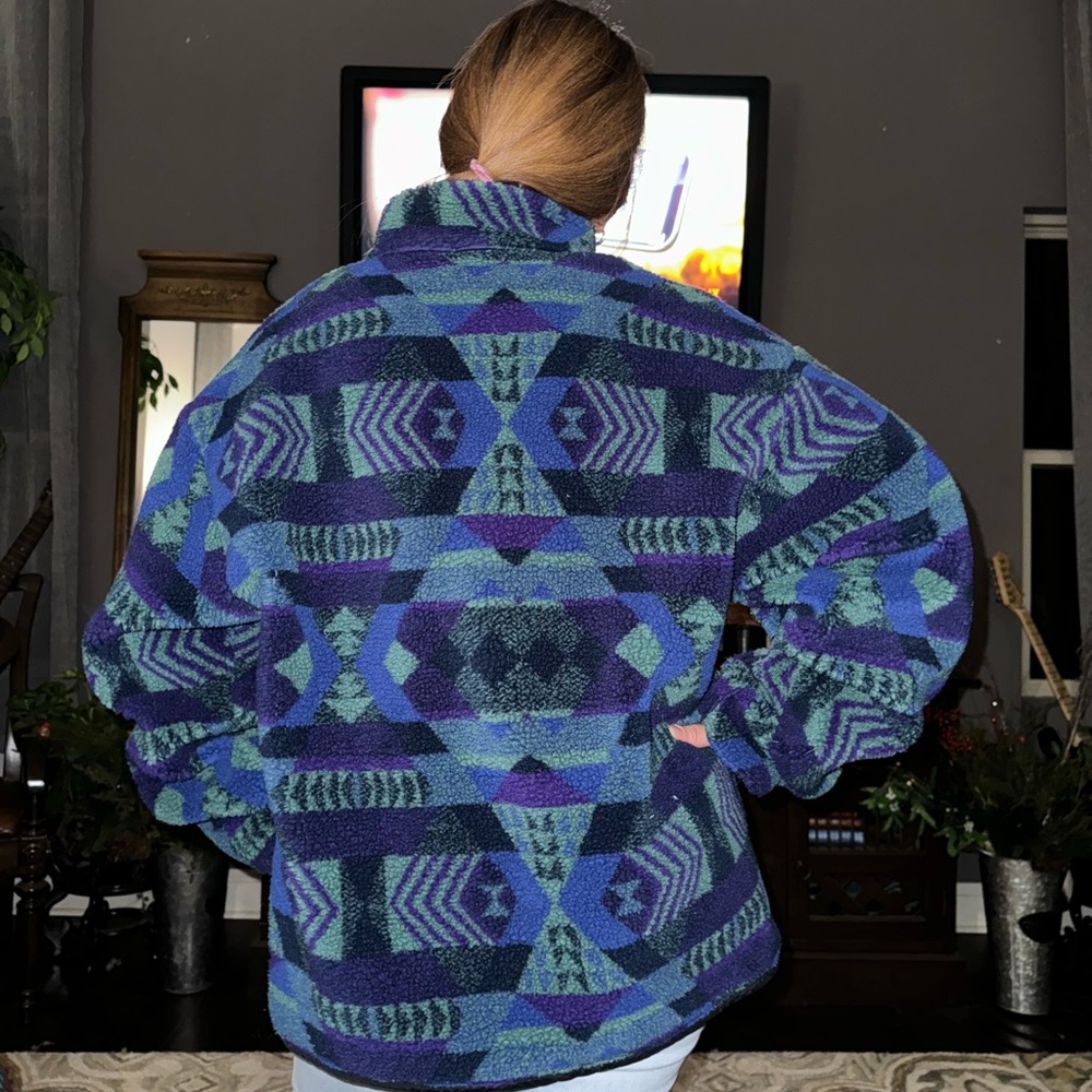 Geometric Patterned Fleece Jacket - image 1